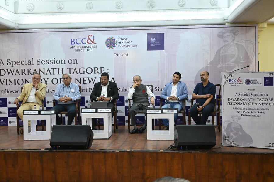 Following Fleming’s speech was a panel discussion on Tagore and business in Bengal, including (L-R) Sreedip Roy, a 10th-generation jeweller; G.N. Kapoor, chairperson of the heritage committee of BCC&i; Subrata Paul, president of the Indo-British Scholars’ Association; Arunava Bardhan, business advisor at Adamas Tech Consulting in the UK; and BHF’s Amit Guha. The conversation was moderated by BHF president Suranjan Shome. The panel addressed different elements of business in Bengal, from the role of political and educational factors to a wider understanding of Bengalis (including Marwaris and Gujaratis in Bengal) to student exchange programmes between India and the UK to encourage young minds to take up entrepreneurship. All the panellists were subsequently felicitated by actor and author Barun Chanda 