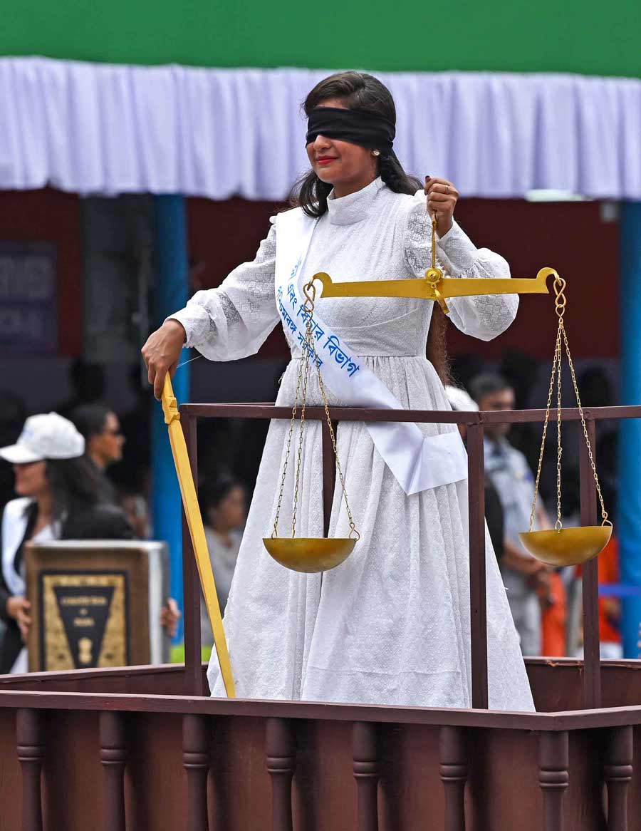 The Lady of Justice made a surprise appearance during the parade