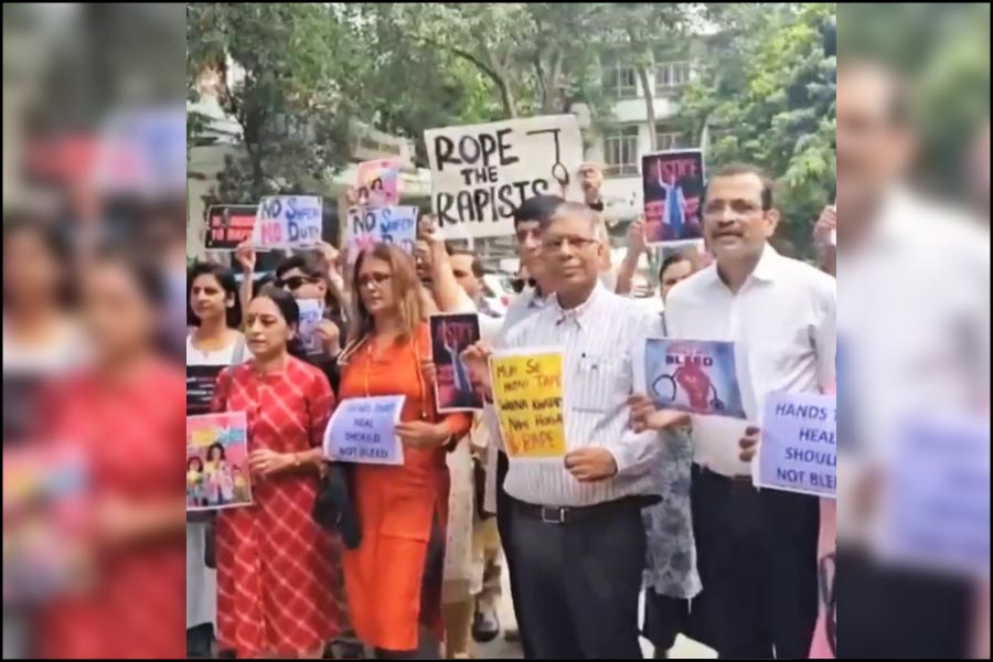 Pune doctors join IMA's nationwide strike.