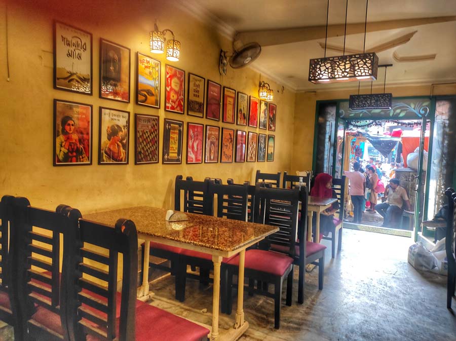  In May 2008, Nizam’s Restaurant opened the Mughal Gardens wing, down the pavement from the original spot in the New Market area. It reintroduced its famous beef counter with a dedicated kitchen, serving everything from beef kebabs, bhunas, chaaps, biryanis and the unique khiri 