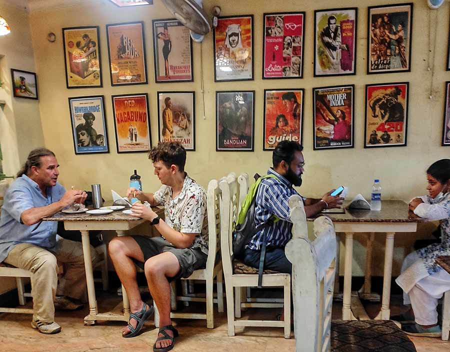 Like the framed posters on the wall suggest, Nizam’s rolls have charmed celebrities and locals alike, from Dilip Kumar and Amitabh Bachchan to Raj Kapoor and Sharmila Tagore. Did you know that there is a roll called Bachchan Special Aloo Roll on the menu, dedicated to the actor?