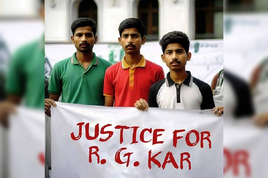 Protesters outside Salt Lake Stadium as East Bengal, Mohun Bagan football fans join doctors' protests