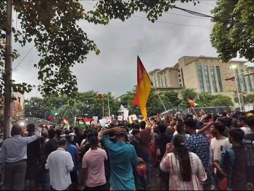 Massive protest outside Salt Lake Stadium as East Bengal, Mohun Bagan football fans join doctors' protests