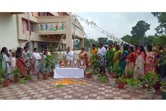 In a grand celebration of patriotism, the Delhi Public School, Barasat, commemorated the 78th Independence Day, paying homage to the valiant souls who laid down their lives for the nation. The esteemed Director, Mr. Vinay Agarwal, elevated the spirit of the occasion by hoisting the national flag, delivering a poignant speech that echoed the profound message of freedom