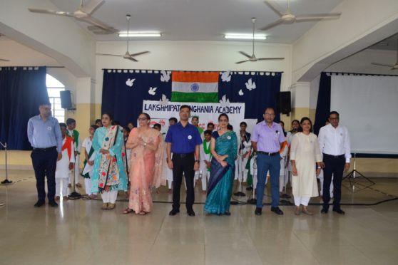 The programme began with a beautiful rendition of a patriotic song by the school choir. This was followed by a dance performance by students of classes I to V, honouring our cultural heritage and reminding us to be responsible citizens of India. The next performance, an unconventional mime act, portrayed the importance of the knowledge of indigenous tribes. A speech in English and one in Hindi delivered by students drove within us the spirit of nationalism