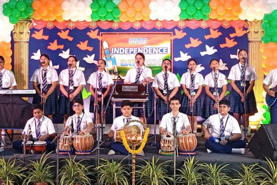 The programme started with the display of the Bharat Scouts and Guides. Principal, Mrs Mousumi Mohapatra and the Chief Guest, Deputy Inspector General, Shri R Ramesh, Indian Coast Guard, Ministry of Defence, hoisted the national flag. The programme included dance performance, recitals and a soulful rendition presented by the school choir to commemorate the sacrifices of the innumerable multitude who sacrificed their lives to bring a smile on the faces of the Indian citizens