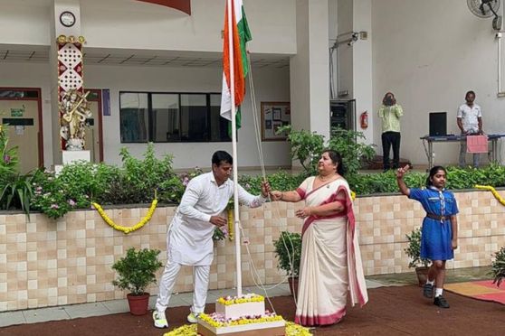 Celebrating the spirit of freedom at Sri Sri Academy! Our Independence Day festivities began with the flag hoisting by our Principal, Mrs. Gargi Banerjee, followed by the soul-stirring notes of the National Anthem