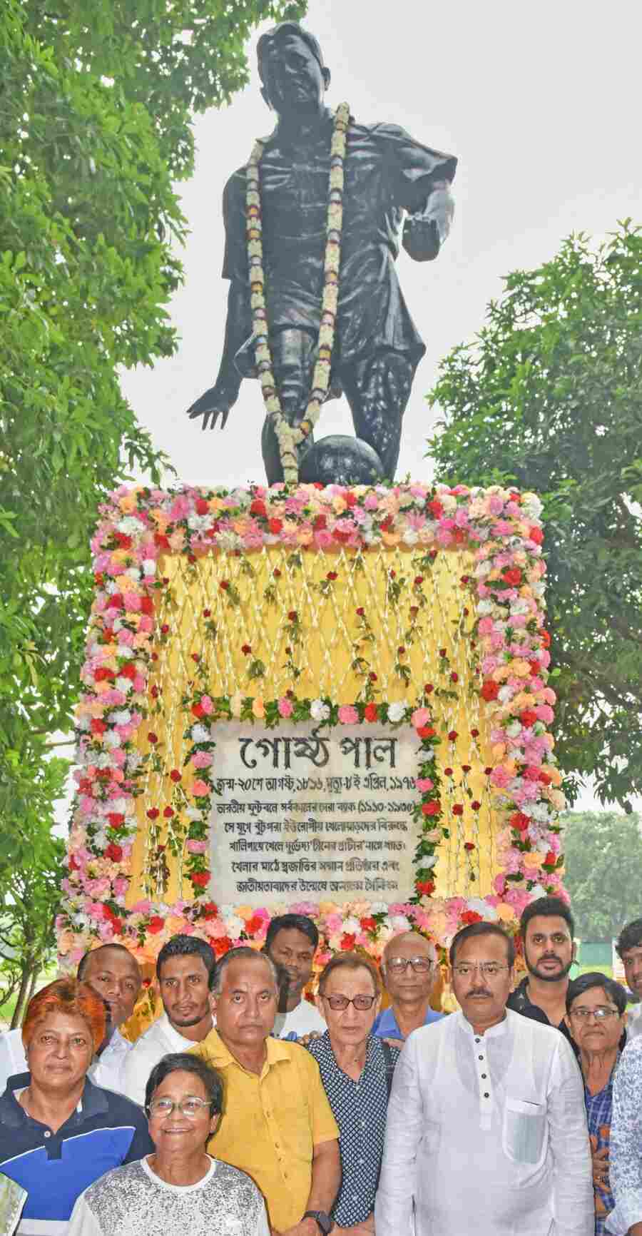 Minister Aroop Biswas, cricketer Manoj Tiwary and others pay floral tributes at the statue of footballer Gostho Paul at the Maidan on his birth anniversary