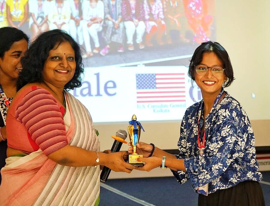 Neelanjana Rakshit, an 18-year-old first-year student from Women’s Christian College, was awarded the prize for ‘Outstanding Leadership’. ‘We had to conduct seminars on psychology, nutrition, AI, cyber security, business and finances. We learnt a lot and had to implement it in our tasks. My favourite workshop was the first one where we were taught to hold seminars. I overcame my stage fright because of that.’ she told My Kolkata. ‘I tried my best to work with everyone and tried to initiate the conversations. Being recognised by our mentors as a good leader was really an honour’