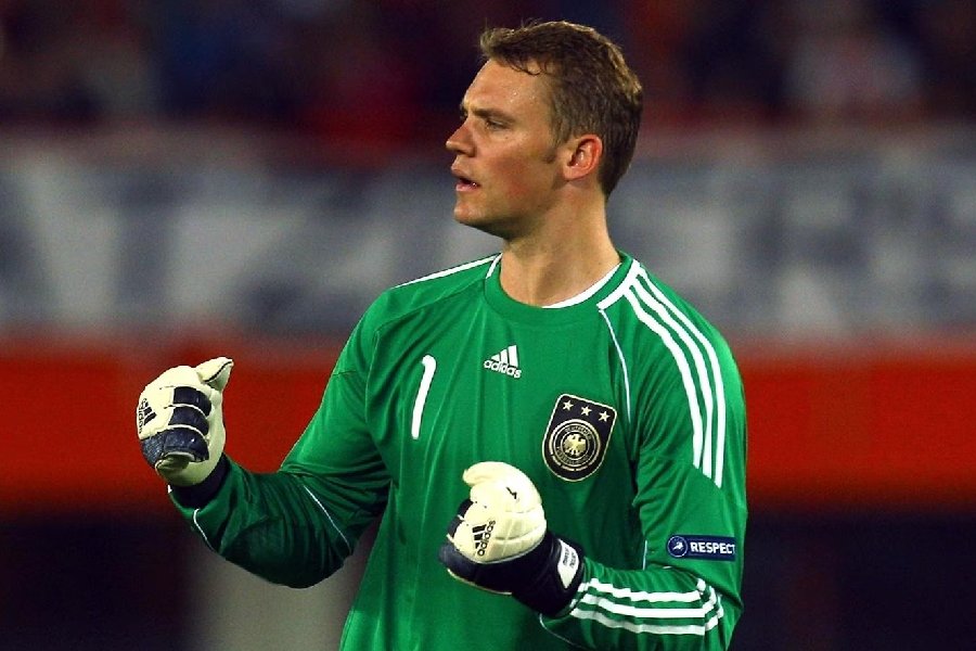 Manuel Neuer in action for Germany, 2010