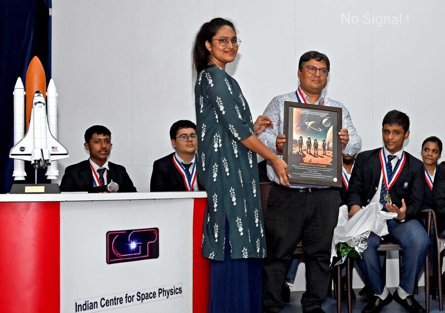 A congratulatory artwork done by Manish Das from The Pop Steam Talk Show was presented to the school by Ritabrita Maity on behalf of The Pop Steam Talk Show who conducted the proceedings of the felicitation ceremony. The artwork celebrating the success of the Lakshmipat Singhania Academy students was received by mentor Subrato Chakroborty