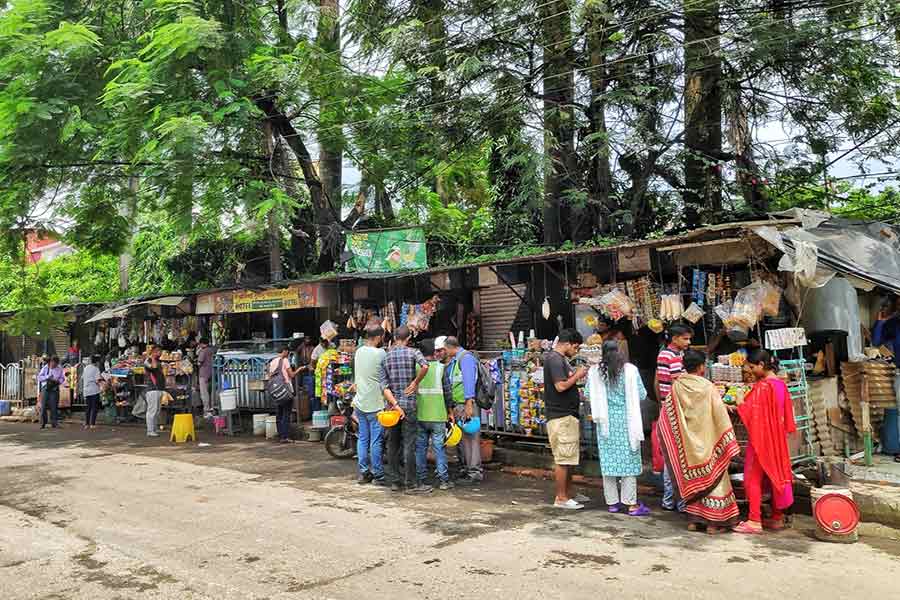 Small snacks kiosks under the trees