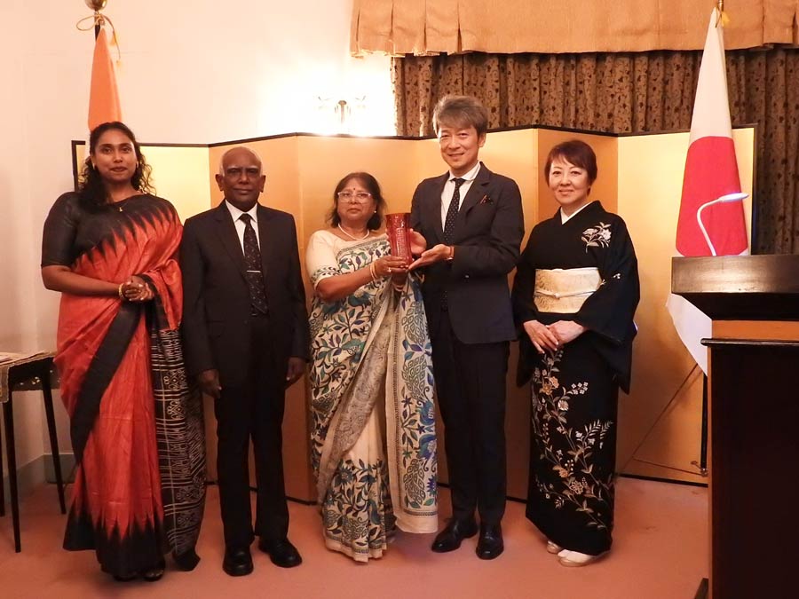 The consul general of Japan in Kolkata, NAKAGAWA Koich, presented a certificate of commendation to Gita A. Keeni, head, department of Japanese, Visva-Bharati, in Santiniketan, on August 24, in recognition of her great contribution to the deepening of mutual understanding and friendship between Japan and India at his official residence in Kolkata
