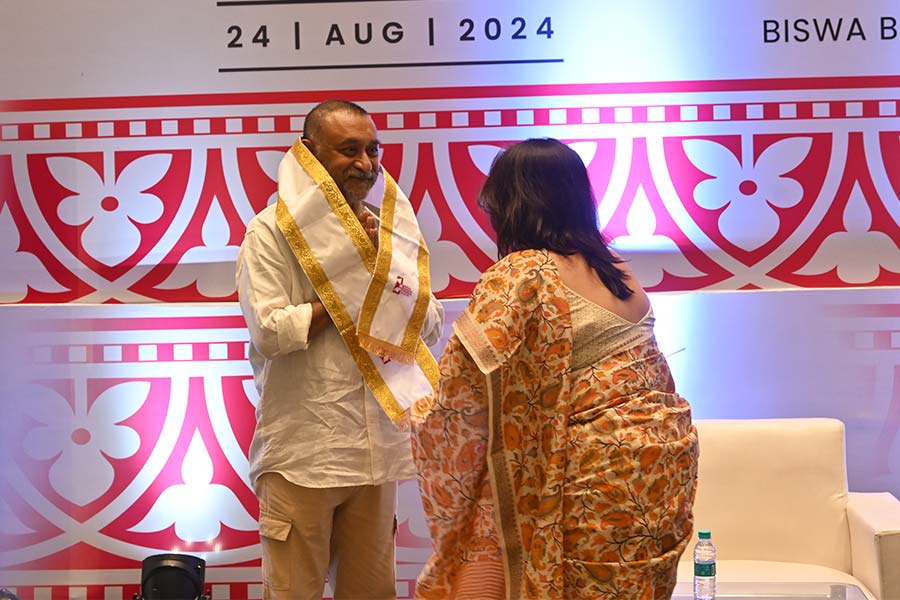 Felicitation of Manosh Sengupta at the event
