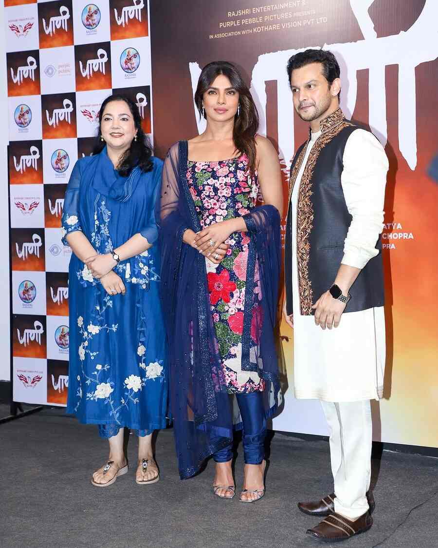 Priyanka looked radiant in a blue floral-print salwar suit as she posed for a picture with debutante director Addinath M Kothare. “My Last night in Mumbai with some special people. Our Marathi feature film Paani is all set to release theatrically on 18th October,” she wrote on social media.