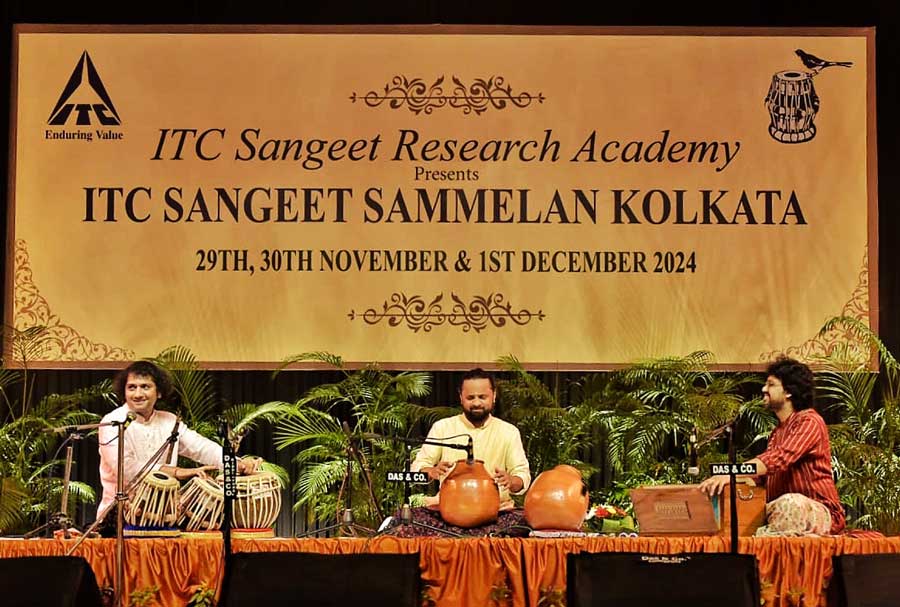 Ojas Adhiya and Giridhar Udupa presented a ‘jugalbandi’ of tabla and ghatam
