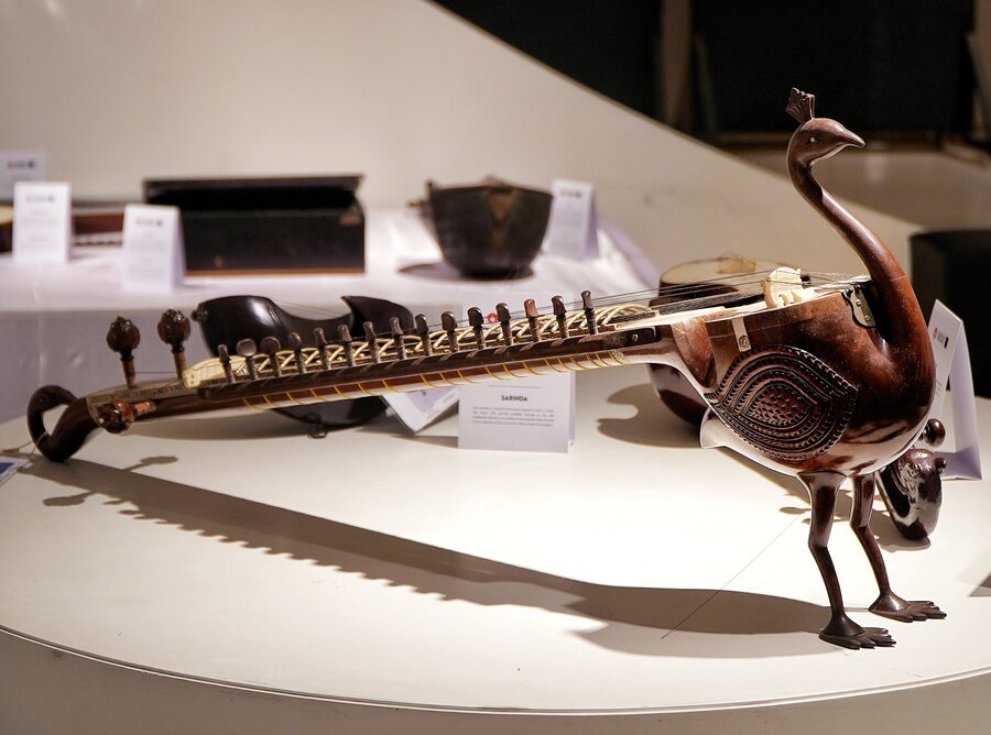 The Mayuri veena is one of the most visually fascinating instruments at the exhibition, made in the form of an esraj. Comprising 15 sympathetic strings and 6-7 main ones, it was played in Bishnupur, Dhaka, Kolkata, Darbhanga and Rajshahi by Sheetal Chandra Mukhopadhyay