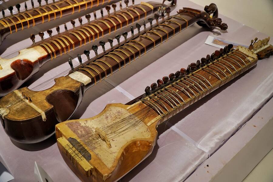 Another bowed instrument resembling the esraj, Mukhopadhyay was also known to play the dilruba. Its primary distinction is the bigger sound chamber