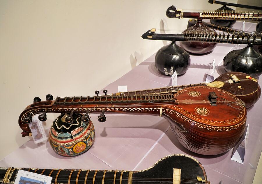 This Saraswati veena was among the most aesthetically beautiful instruments on display. Crafted in the Thanjavur style in 1860, it was presented to Radhika Mohan by veena maestro Immani Shankar Shastri 