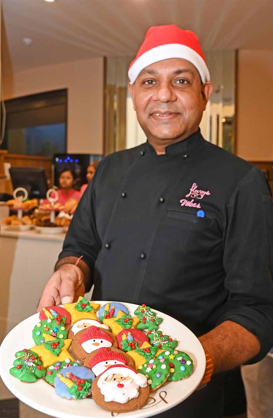 Chef Vikas Kumar, director, food production, APEEJAY Surrendra Park Hotels Limited said, ‘We mixed around 350 kgs of fruit today, which is actually a very small part of what we will use for our cakes and is symbolic of the festivities’
