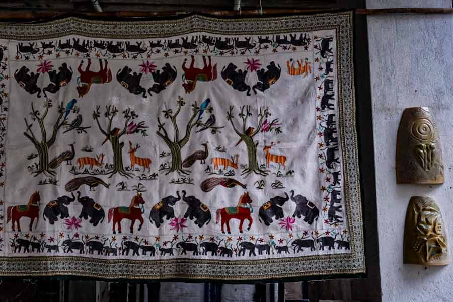 Another integral part of Bengal’s art history is ‘kantha’ stitch. This piece is by artist Yasmin, who hails from Nanur in Birbhum