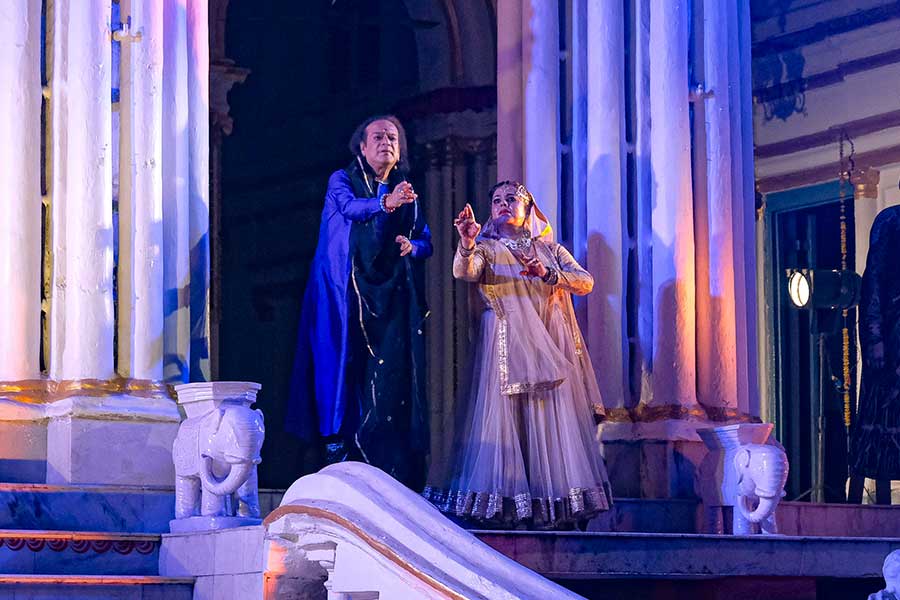 Kathak performance at courtyard and steps of Khelat Ghosh mansion Kolkata
