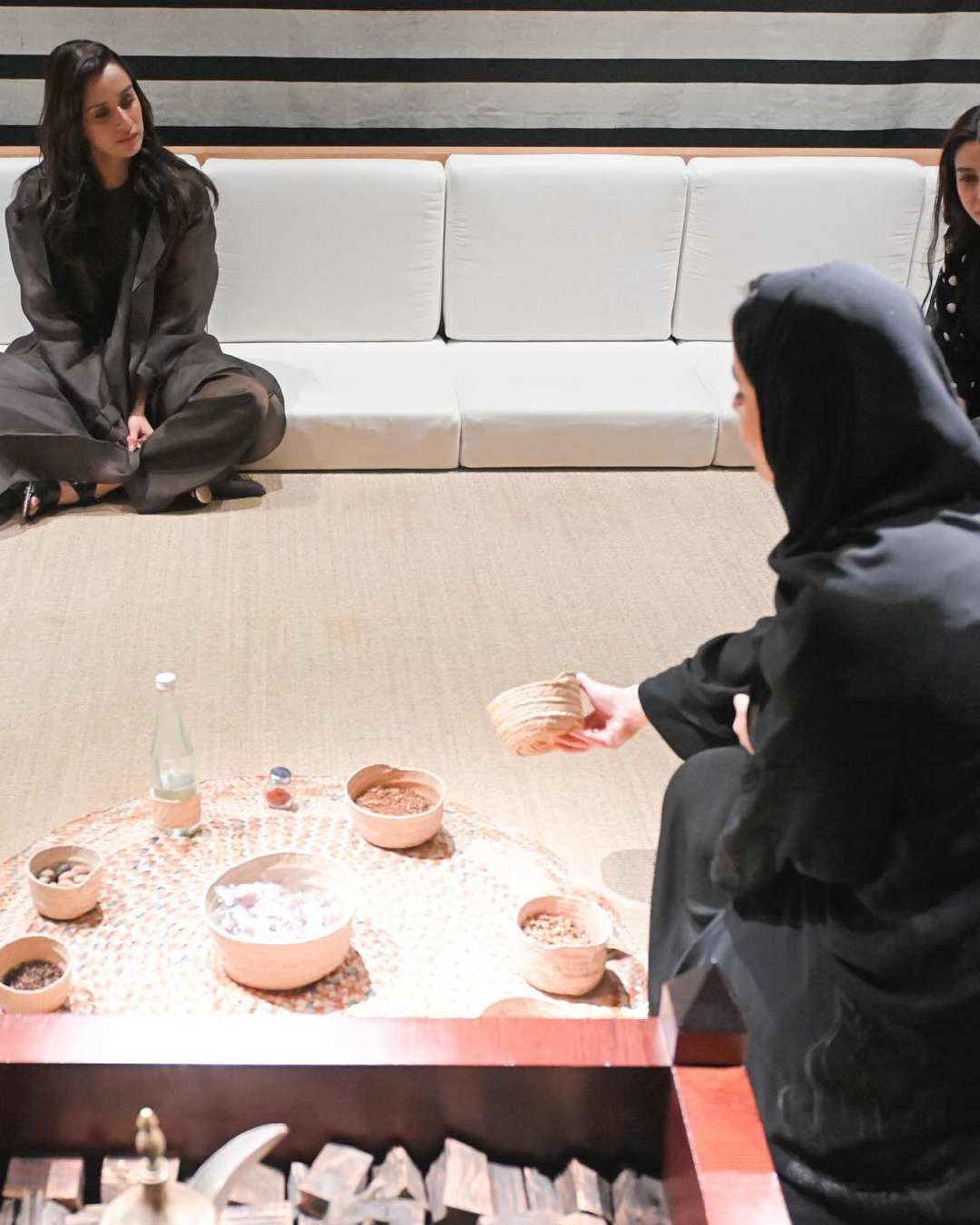 The actress witnessed how ‘gahwa’ is traditionally made in the UAE.  