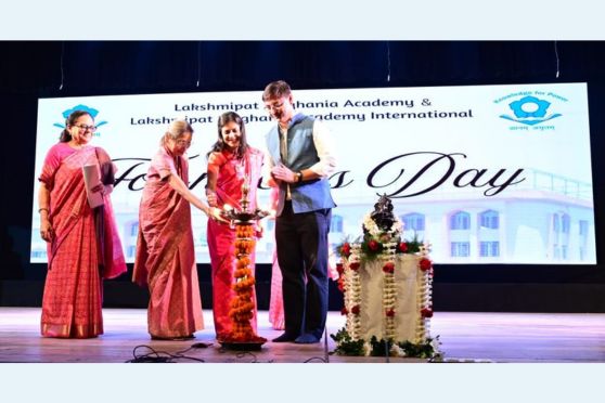 The dignitaries paid floral tributes to the late founder, Lala Lakshmipat Singhania, followed by the ceremonial lighting of the lamp. 