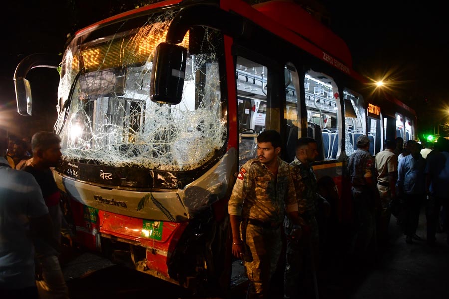 Mumbai BEST bus crash Driver of BEST bus collected backpacks, jumped