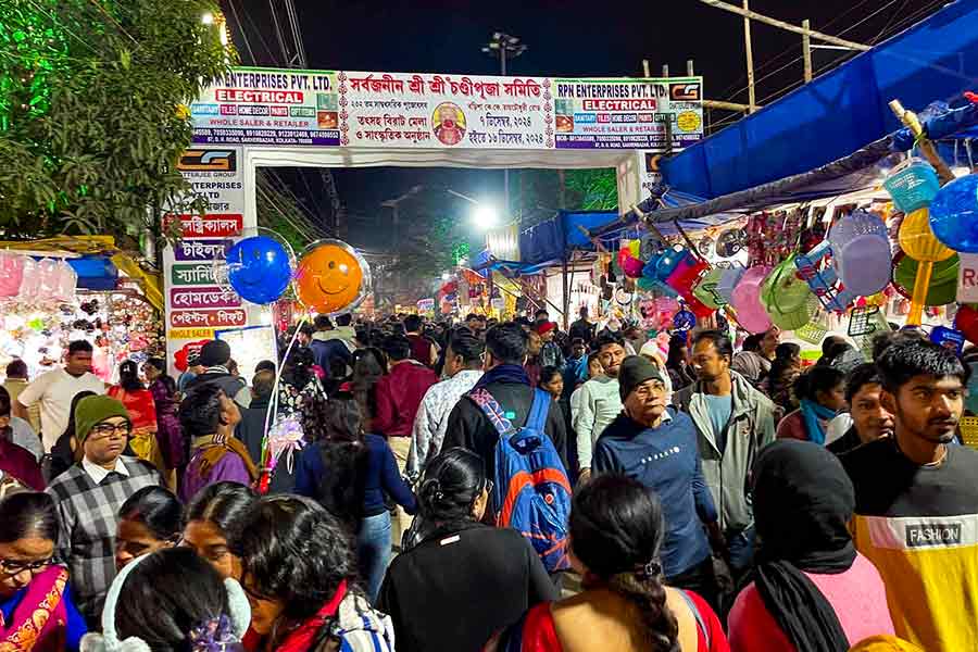 Although the Chandi Puja is observed for four days, the fair continues to be a crowd-puller for two decades
