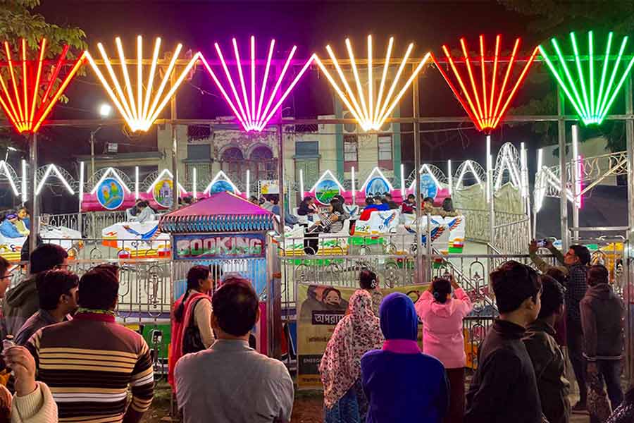 Feel the thrill at the mela on different rides. From disco dance to merry-go-rounds — there’s something for everyone