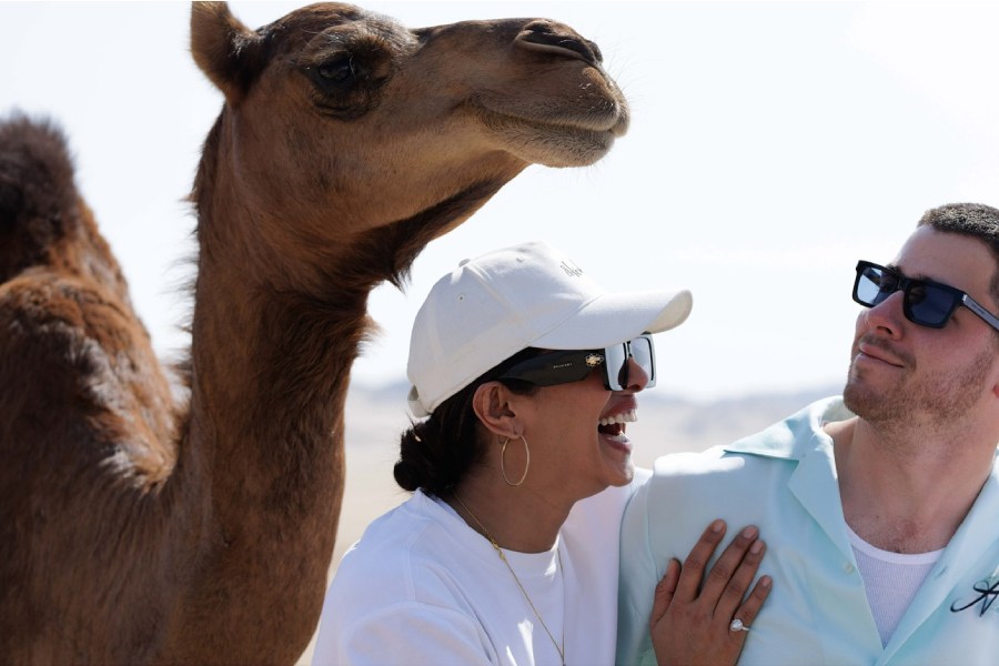 Priyanka Chopra posing with her husband Nick Jonas