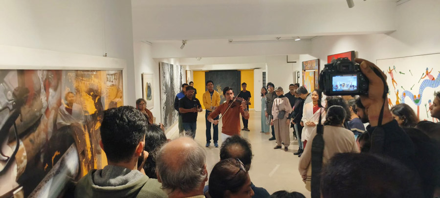 Kalimpong-born Dyuman Das, now based in Kolkata, is a Grade 8 certified violinist from Trinity College of Music, London, and is pictured mesmerising the audience with his instrumental prowess