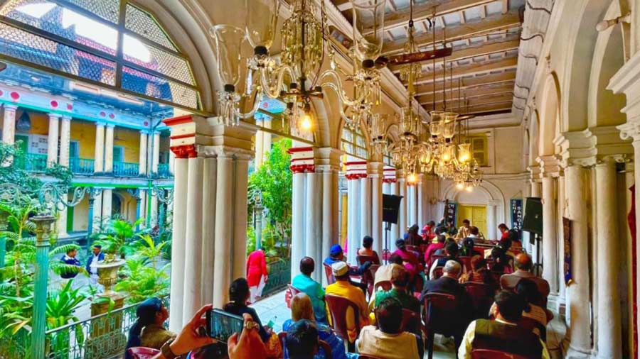 An Indian classical singer performs at the ‘thakurdalan’ of the 275-year-old family residence of Baisnabdas Mullick in Kolkata. The enchanting extravaganza of classical music, titled ‘Anjuman: An Afternoon with Classical Touches’ was organised by the Seni Sangeet Sabha (1970)