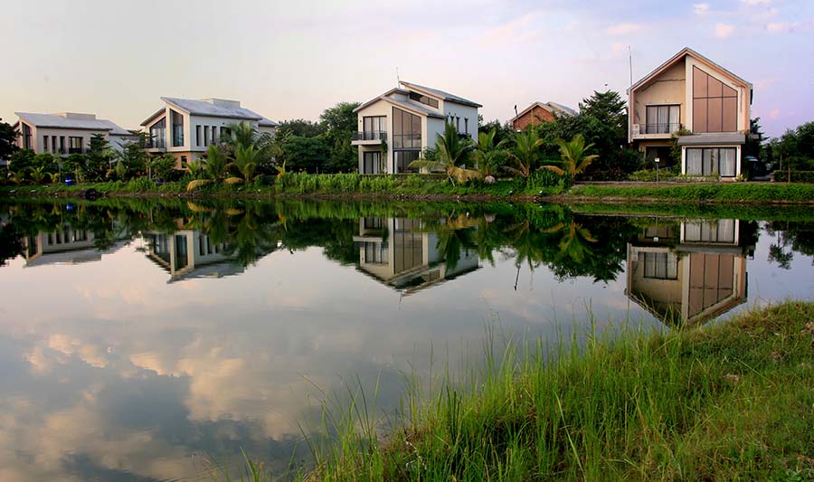 Aniket Saha won the first prize in the Landscape category with Partha Mukherjee coming second. Sandipan Mukherjee said: ‘From novices to veterans, there were all kinds of photographers present and their questions were very intriguing. It was a learning experience for me as well.’ Sandipan also said that judging the categories was very difficult and pictures that came close to winning but didn’t enter the short list ended up on the exhibits during the closing of the event
