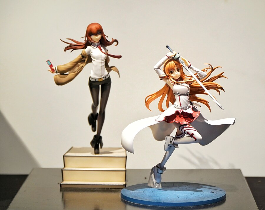 Made by sculptors Tokunaga Hironori and Ken Yokota, these dolls are artistic versions of well-known characters from animations and games