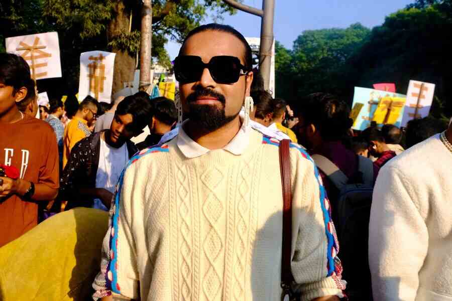 As a stylist and influencer, Pushpak Sen is known to smash labels and redefine the meaning of fashion. ‘Twenty-five years is an epic accomplishment, and today is such an important day to celebrate ourselves and the community. We’re queer, loud and proud!’ he said