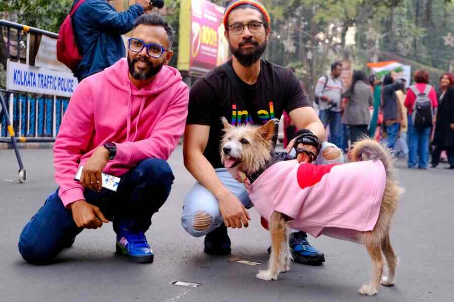 The spirit of inclusivity wasn’t just limited to humans. Abhirup and his partner Sohail ensured that their furball, Mamma, walked with them every step of the way, even joining in on the pink theme! ‘This was our very first Pride Walk, and it was the perfect way to celebrate our family, which is in no way different from any other family,’ said Abhirup