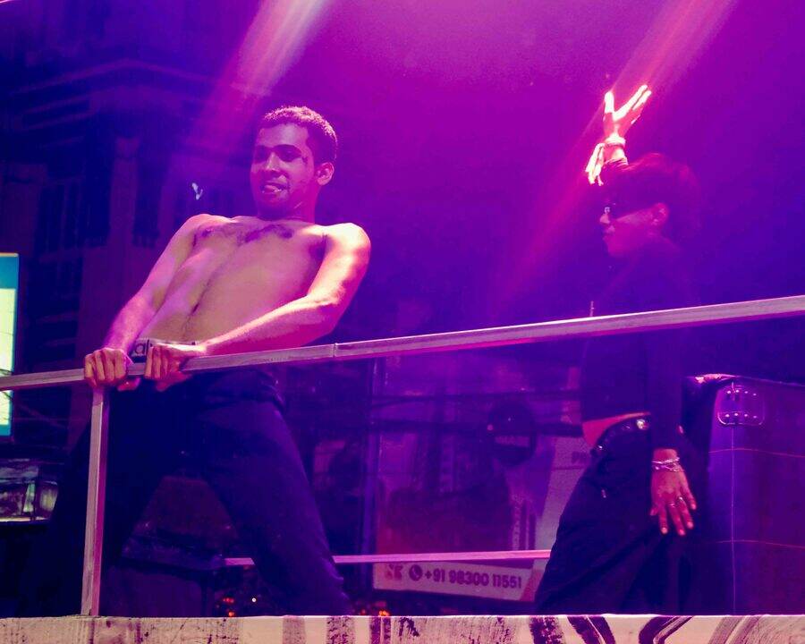 From vogueing and drag to classical, the evening also packed in several performances at prominent Park Street junctions like St. Xavier’s College and the Flurys crossing. ‘The biggest encouragement was to see massive participation from non-urban areas, including the deepest interiors of West Bengal. With each passing year, younger faces are managing the show,’ said Bhaskar Das