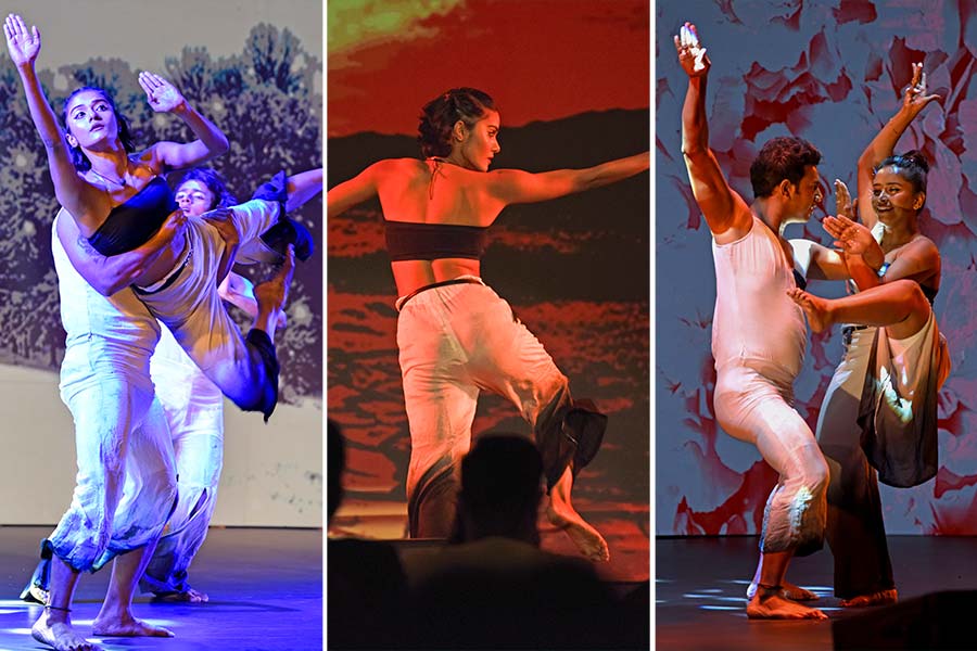 The presentation of awards was interspersed with a performance by Sudarshan Chakraborty’s dance group Sapphire. The piece showcased the change of seasons, from summer to monsoon to autumn and finally winter