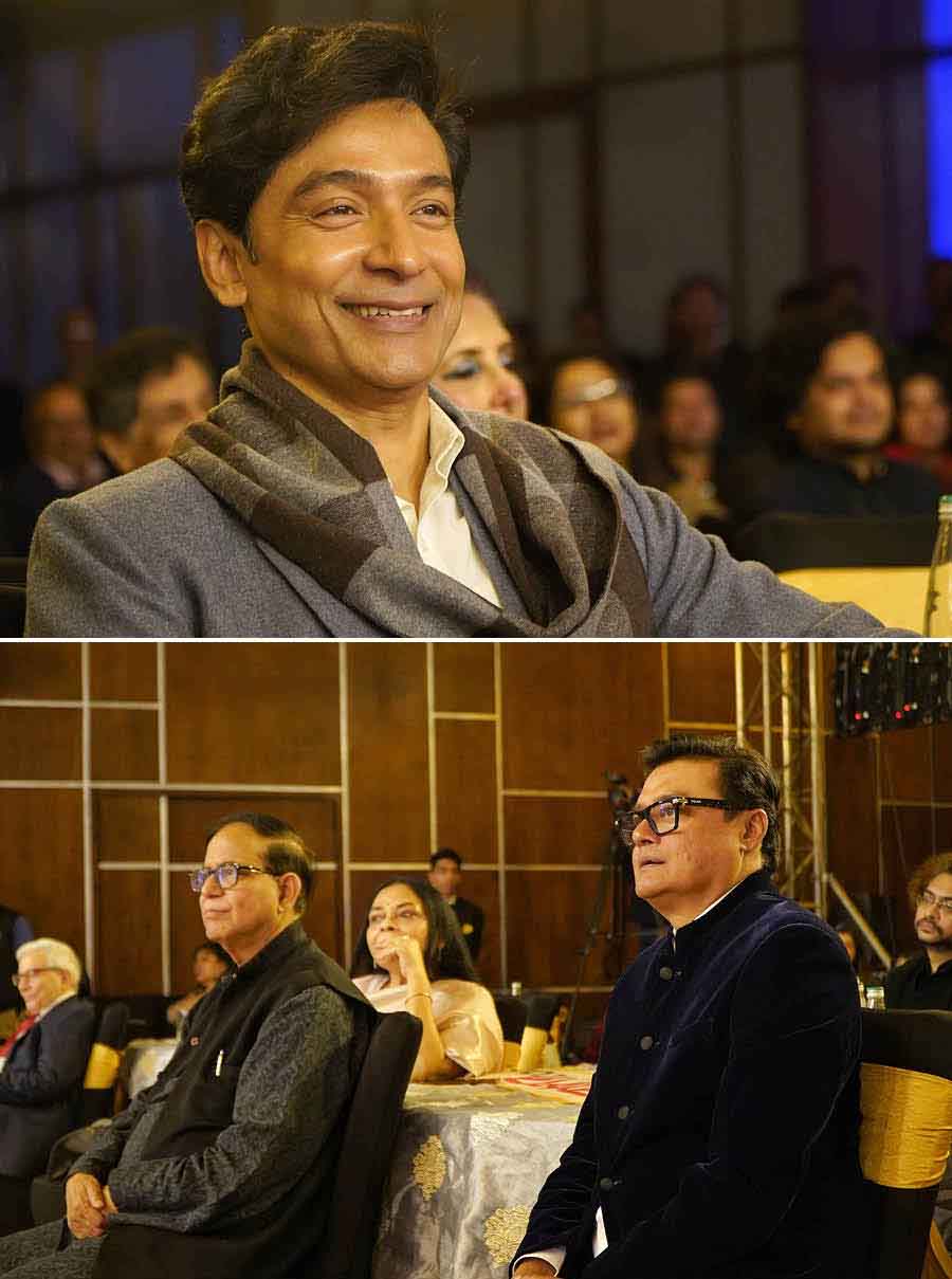 Anandabazar.com Bochorer Best 2024 at ITC Sonar was packed with stars. Spotted in the audience were ‘Feluda’ Tota Roy Chowdhury and (below) one-time ‘Topshe’ Saswata Chatterjee. Seen in the same frame with Chatterjee is veteran politician Md Salim of the CPM