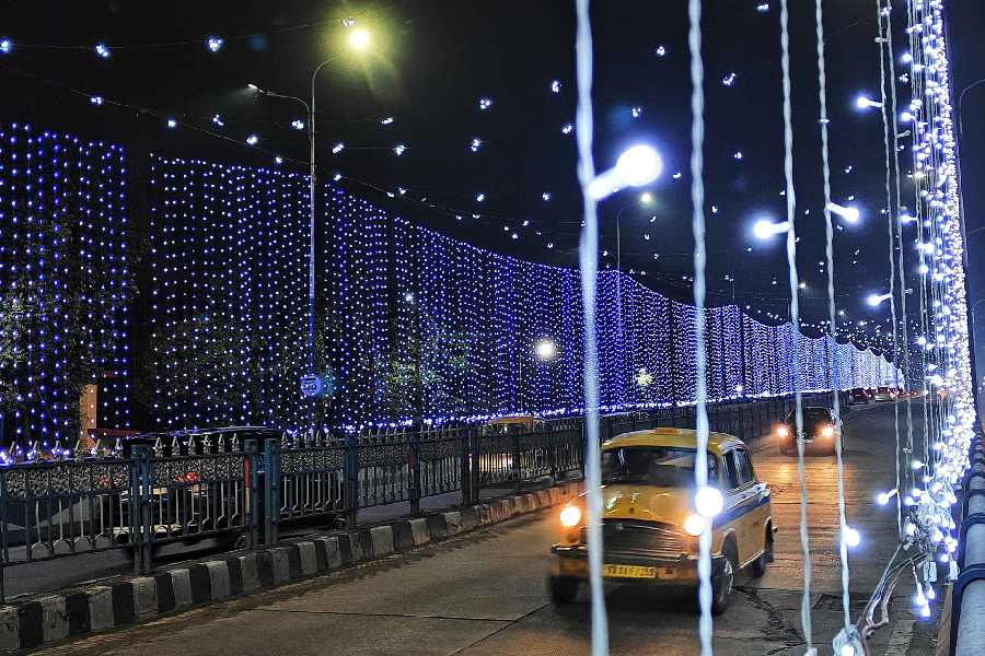 Park Street flyover is awash with festive lights on the eve of the inauguration of the Kolkata Christmas Festival at Allen Park. The fest will run from December 19 to 30