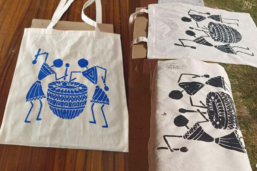 Tote bags made by residents of Ananda Ashrama.