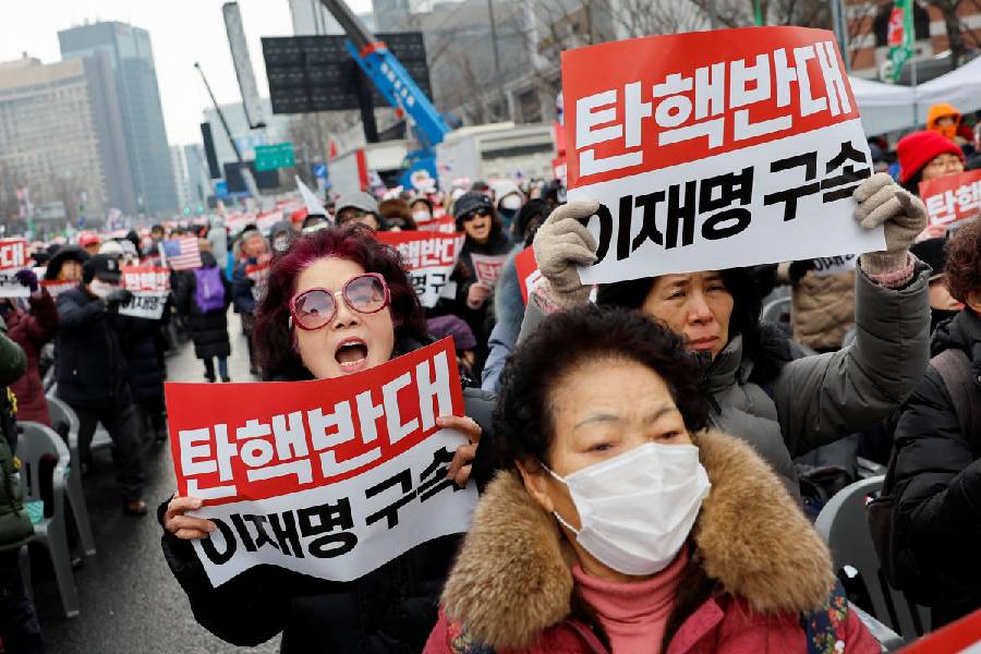 Conservative groups in support of Yoon Suk Yeol. Reuters