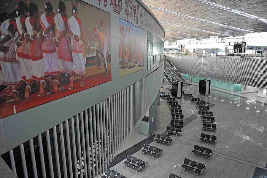 The integrated terminal of Netaji Subhas Chandra Bose International Airport became a reality in 2013. The interiors showcased the diversity of West Bengal — from tribals to ethnic groups, from the hills of Darjeeling to the world’s largest river delta, the Sunderbans