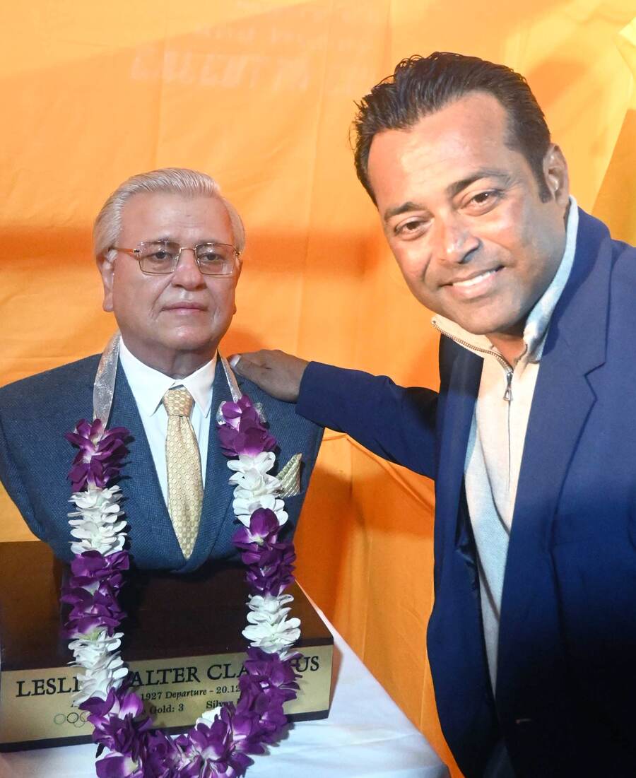 Tennis legend Leander Paes unveiled a bust of hockey icon Leslie Claudius at the Customs Club tent on Leslie Claudius Sarani, Kolkata, on Sunday. Paes reflected on how Claudius inspired him to dream of becoming a world champion, growing up on the streets of Kolkata  
