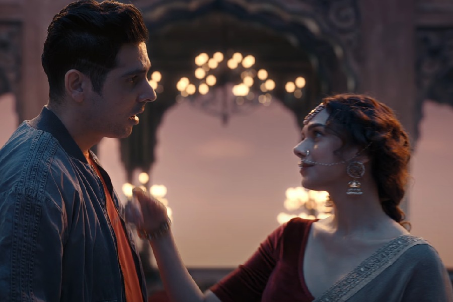 Netflix’s 2024 roundup video: Zayed Khan, Aditi Rao Hydari recreate Heeramandi scene