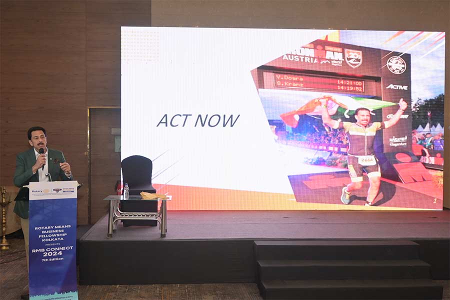 My Kolkata spoke to the retired major-general after his speech and asked him if he had ever done a full triathlon before taking part in the actual event. He replied: ‘It’s a 17-hour-long race so it takes about 3-4 months to get back into shape, so I never tried doing a full rehearsal.” On being asked about his experience at RMB Connect, he said: ‘It was really inspiring to see the kind of professionalism here, the networking that was going on. I wished I had a business which I don’t have. But I surely will now work towards that and being back in RMB. I loved it’