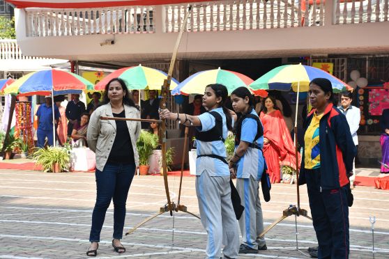 Since introducing archery into its sports curriculum in 2023, Shri Shikshayatan School has been fostering a culture of focus and perseverance. To commemorate a year of successful training, the school hosted a special archery demonstration, where students displayed their precision and determination, embodying the spirit of aiming high despite setbacks. Additionally, in a tribute to Paralympians, the students performed an Aerobics presentation that celebrated resilience.