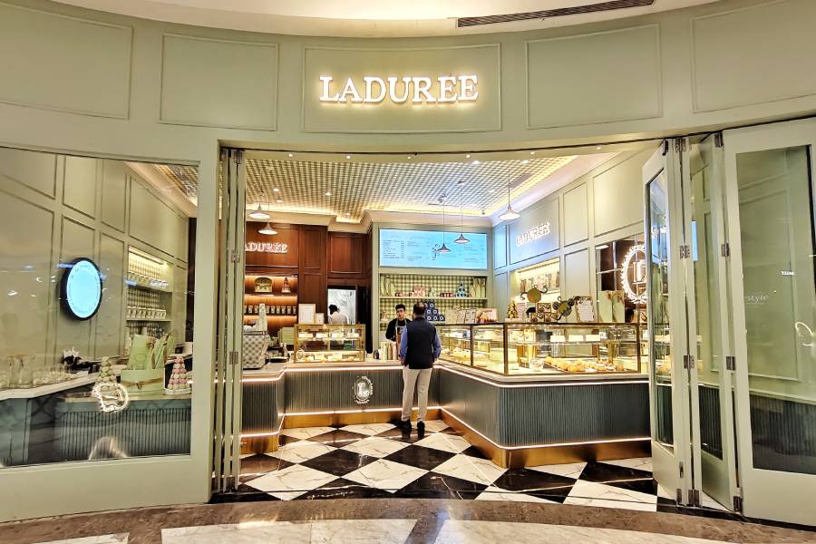 Christmas just got merrier! The popular French patisserie — Laduree — has launched a Christmas-special menu at its first cafe in India at Kolkata’s Quest Mall. From delectables to gifting essentials, the festive goodies offer a diverse range of items 